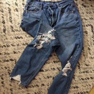 American Eagle Distressed Mom Jeans sz 10